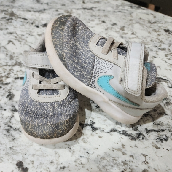 Kids Nike Shoes (🌵FOR BUNDLES ONLY) - Picture 2 of 5